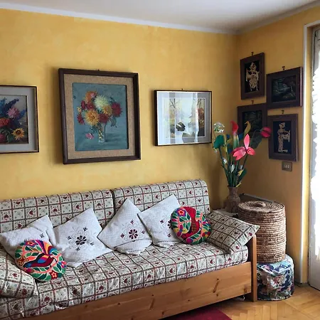 Small Flat 50 M From The Slopes Апартаменти Брей-Червінія
