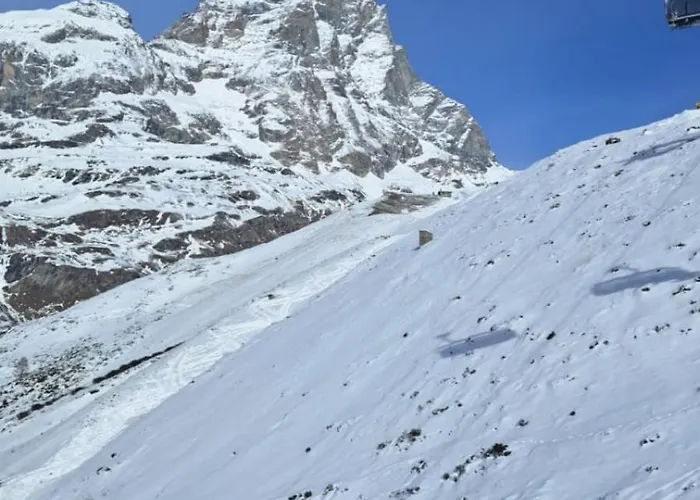 Small Flat 50 M From The Slopes *